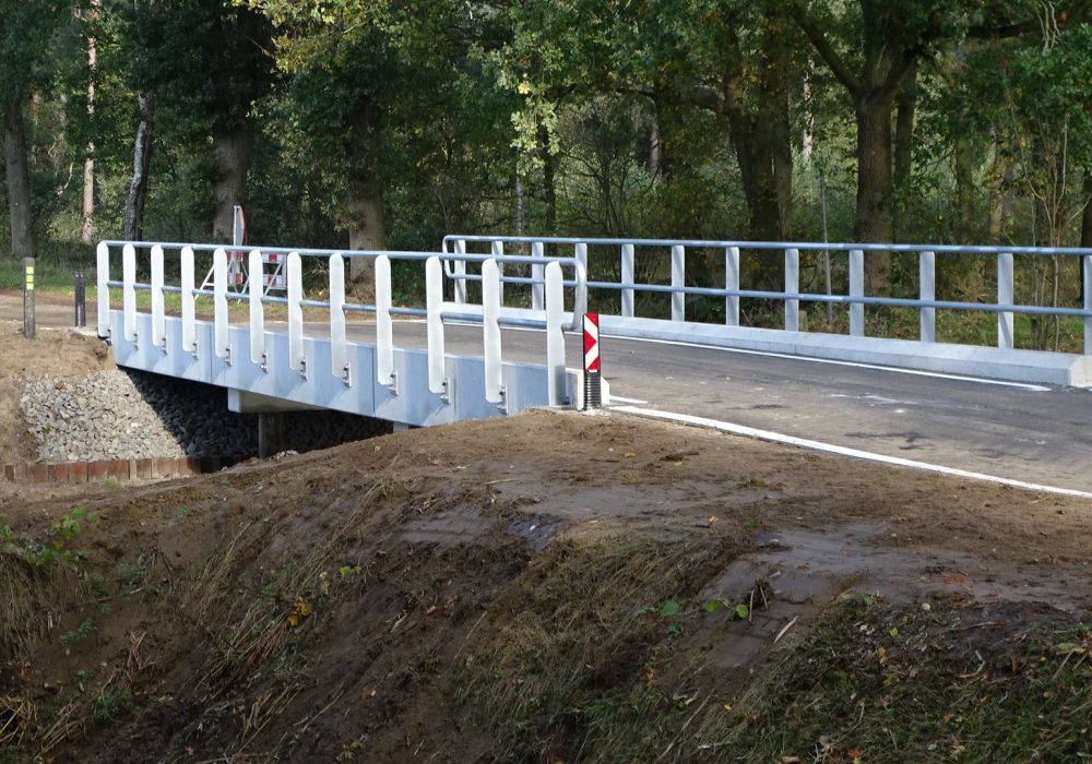 Nieuwe betonnen brug